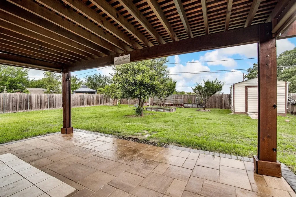 937 Springhill Drive Burleson TX 76028