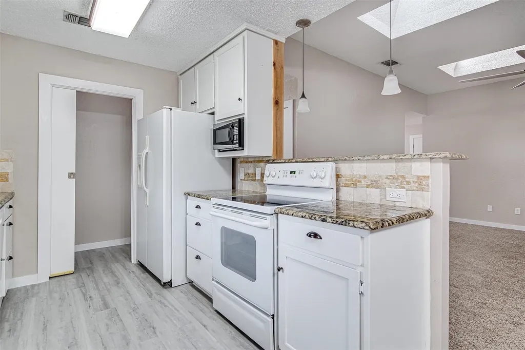 937 Springhill Drive Burleson TX 76028