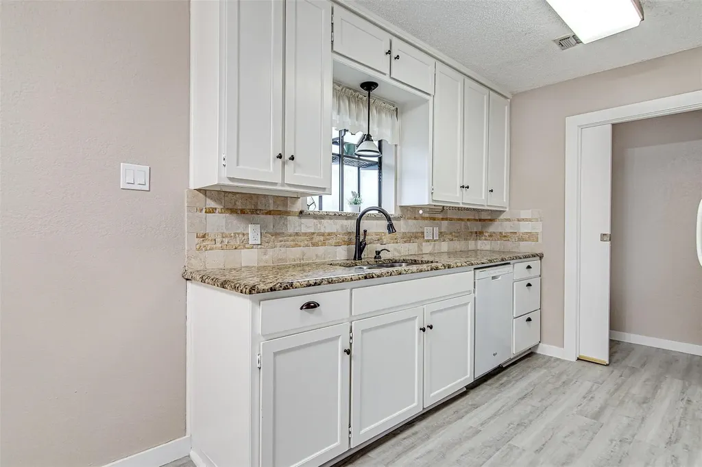 937 Springhill Drive Burleson TX 76028