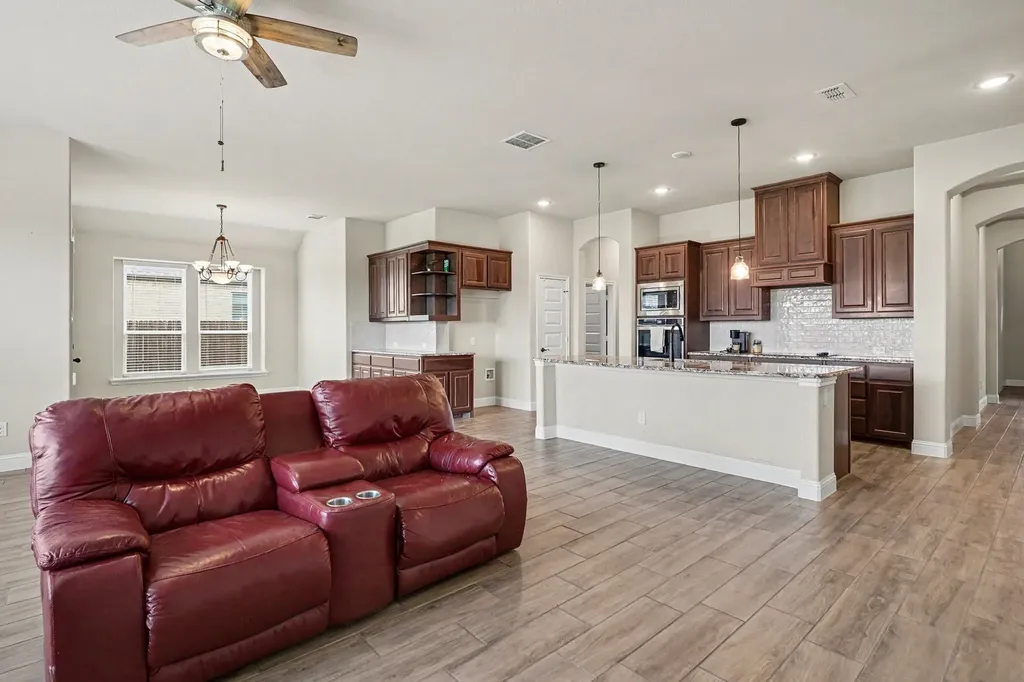 12601 Panther Creek Drive Godley TX 76044