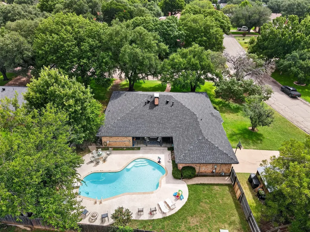 1126 Green River Trail Cleburne TX 76033