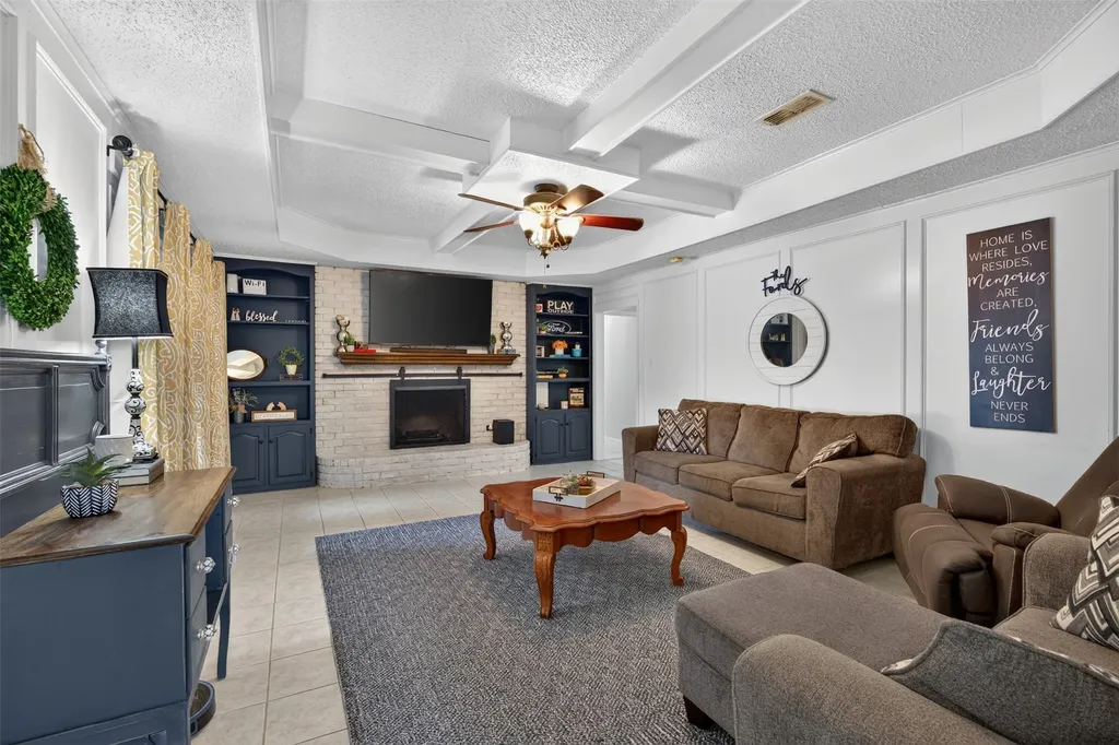 1126 Green River Trail Cleburne TX 76033