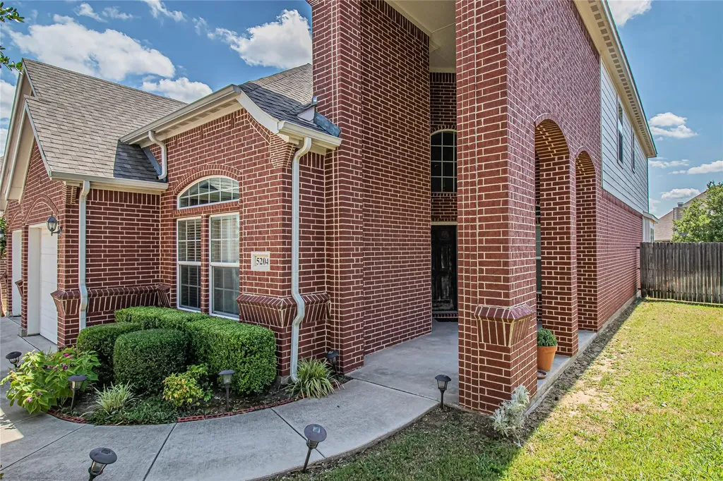 5204 Katy Rose Court Fort Worth TX 76126