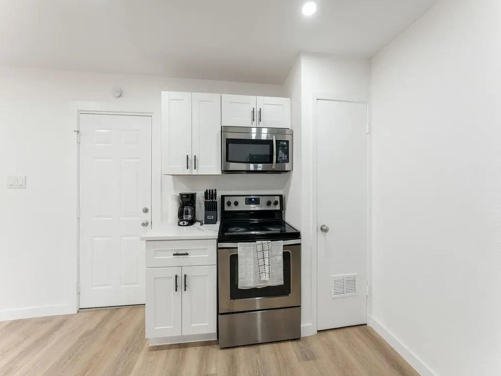 3245 Myra Lane Farmers Branch TX 75234
