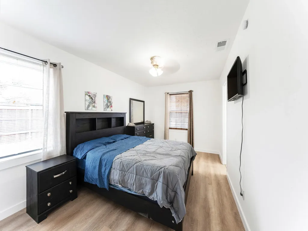 3245 Myra Lane Farmers Branch TX 75234