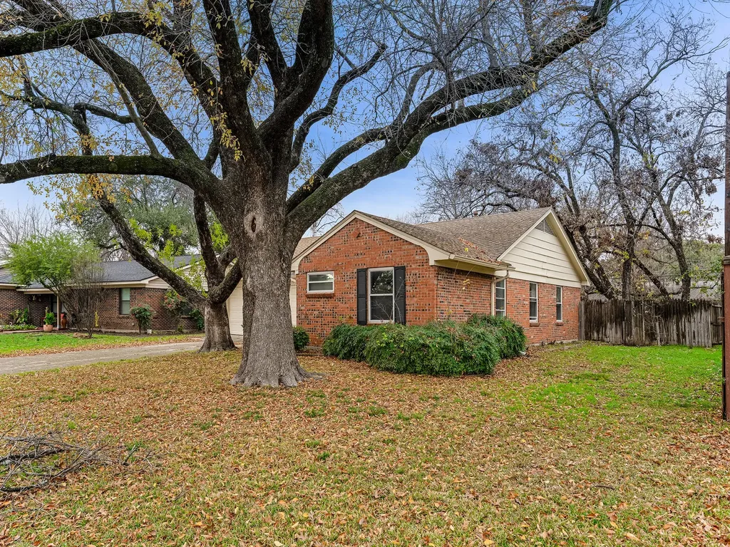 3245 Myra Lane Farmers Branch TX 75234
