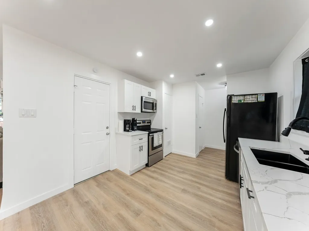 3245 Myra Lane Farmers Branch TX 75234