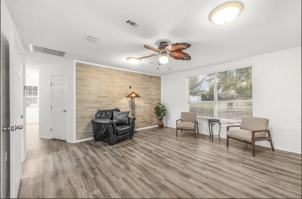 328 Creekview Meadows Drive Springtown TX 76082