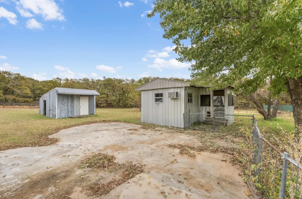 328 Creekview Meadows Drive Springtown TX 76082