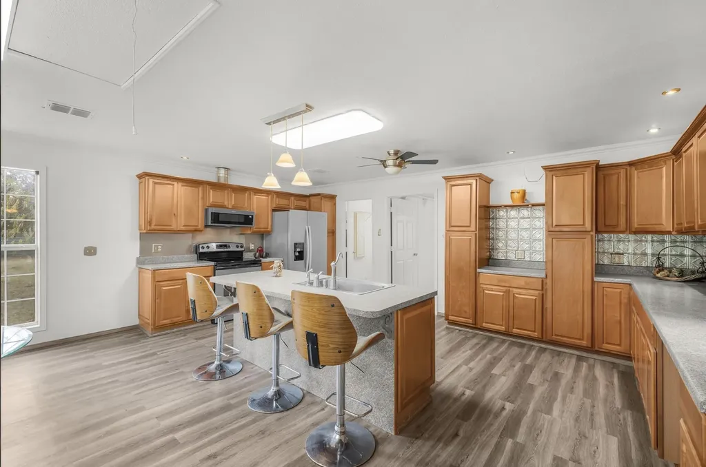 328 Creekview Meadows Drive Springtown TX 76082