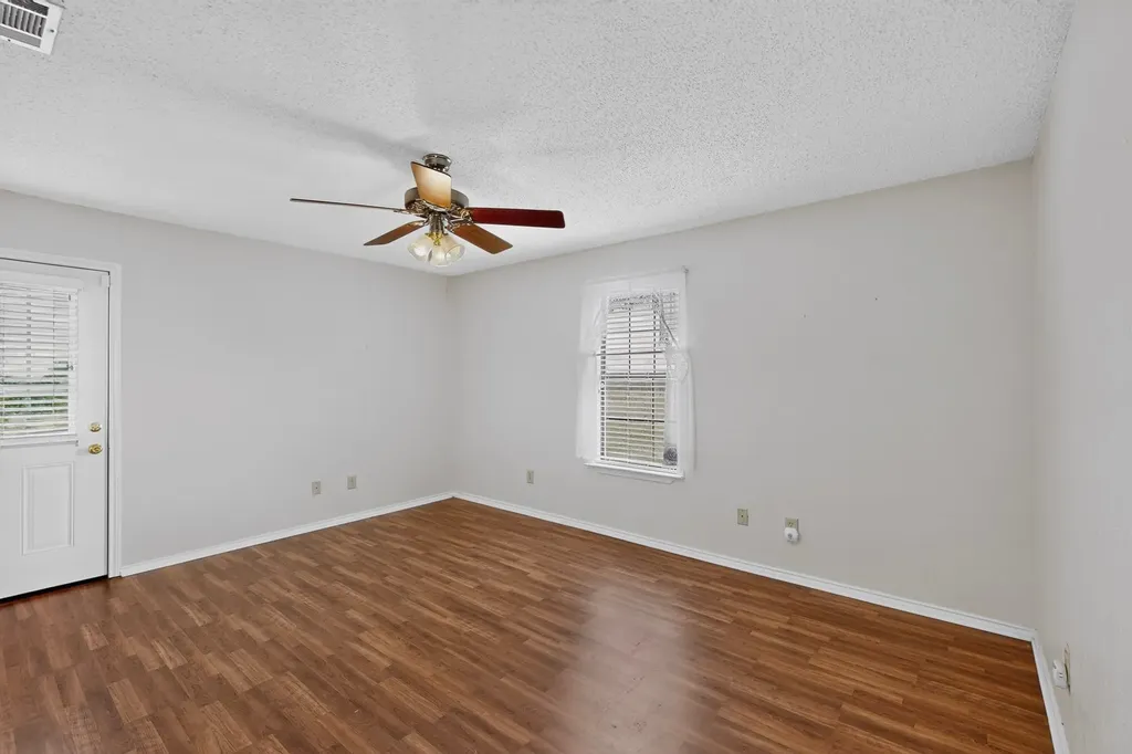 8487 County Road 308 Terrell TX 75161