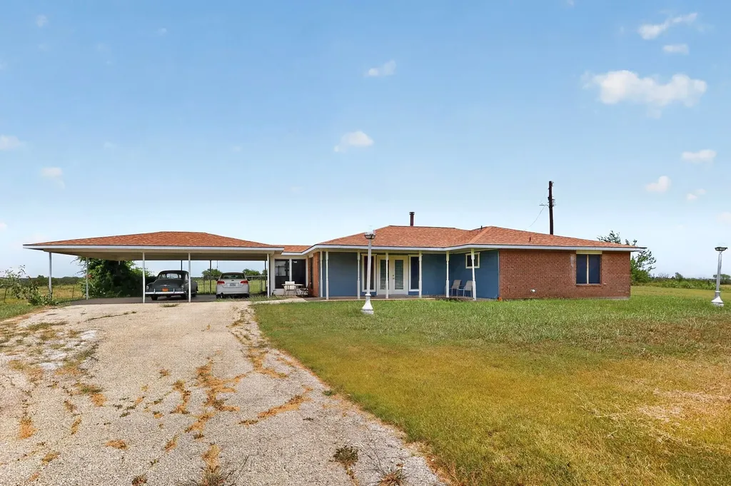 8487 County Road 308 Terrell TX 75161