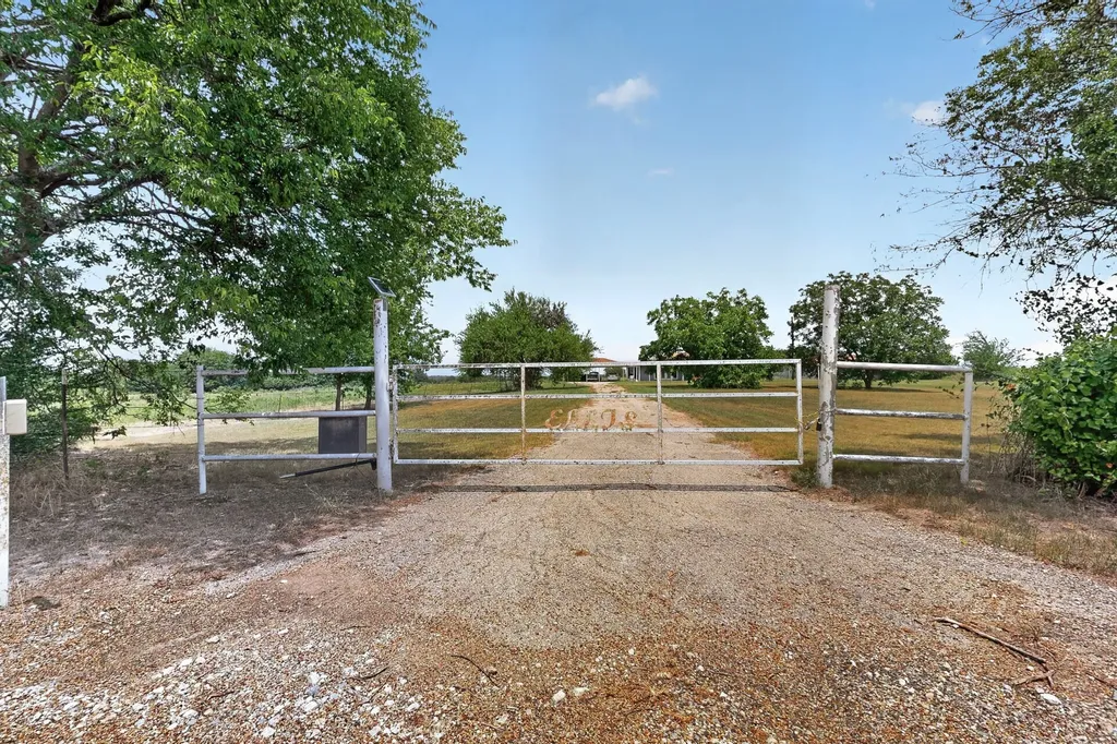 8487 County Road 308 Terrell TX 75161