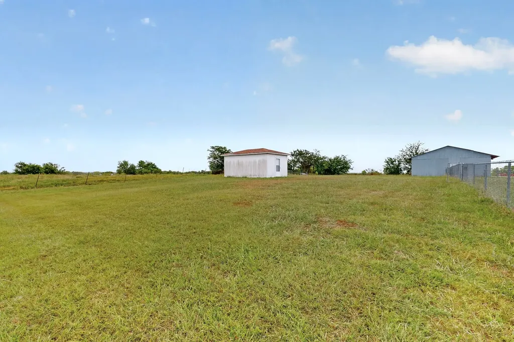 8487 County Road 308 Terrell TX 75161
