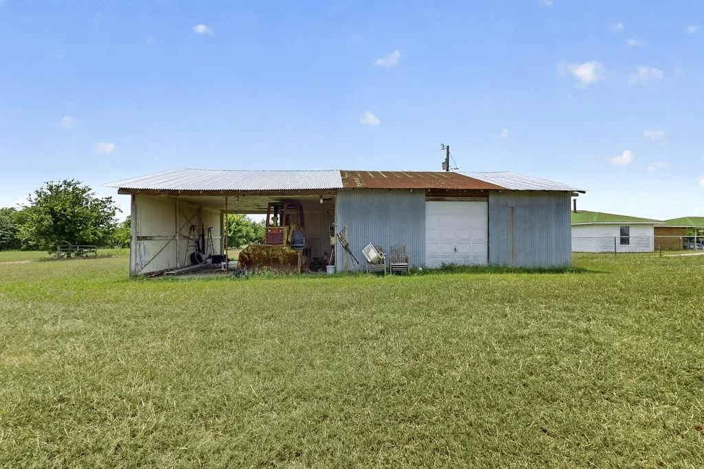 8487 County Road 308 Terrell TX 75161