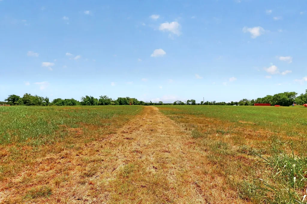 8487 County Road 308 Terrell TX 75161