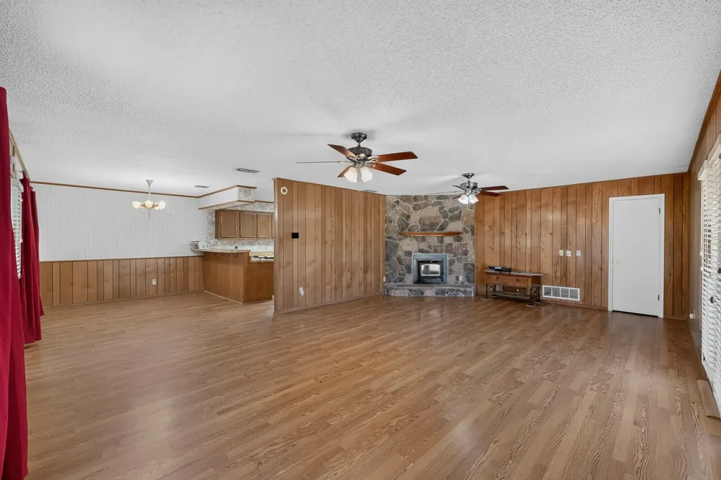 8487 County Road 308 Terrell TX 75161