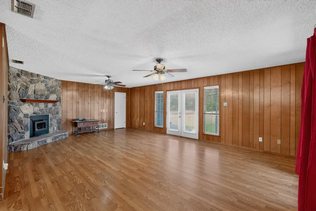 8487 County Road 308 Terrell TX 75161