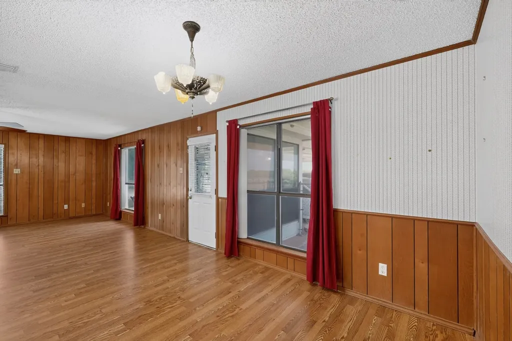 8487 County Road 308 Terrell TX 75161