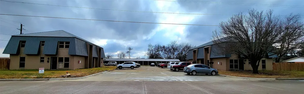 400 Bill Bradford Sulphur Springs TX 75482