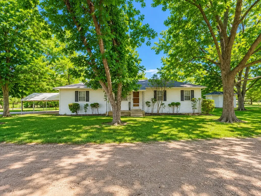 310 SW 7th Street Kerens TX 75144