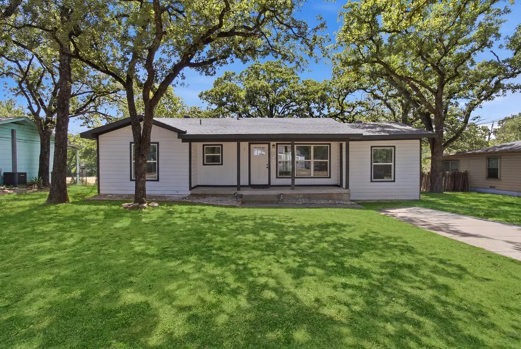 800 Winnie Street Fort Worth TX 76112