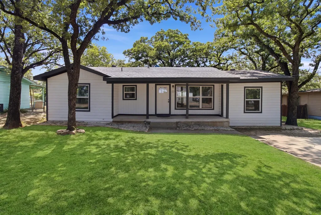 800 Winnie Street Fort Worth TX 76112