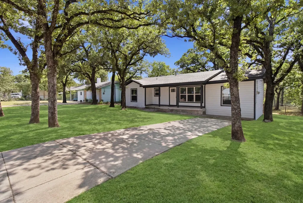 800 Winnie Street Fort Worth TX 76112