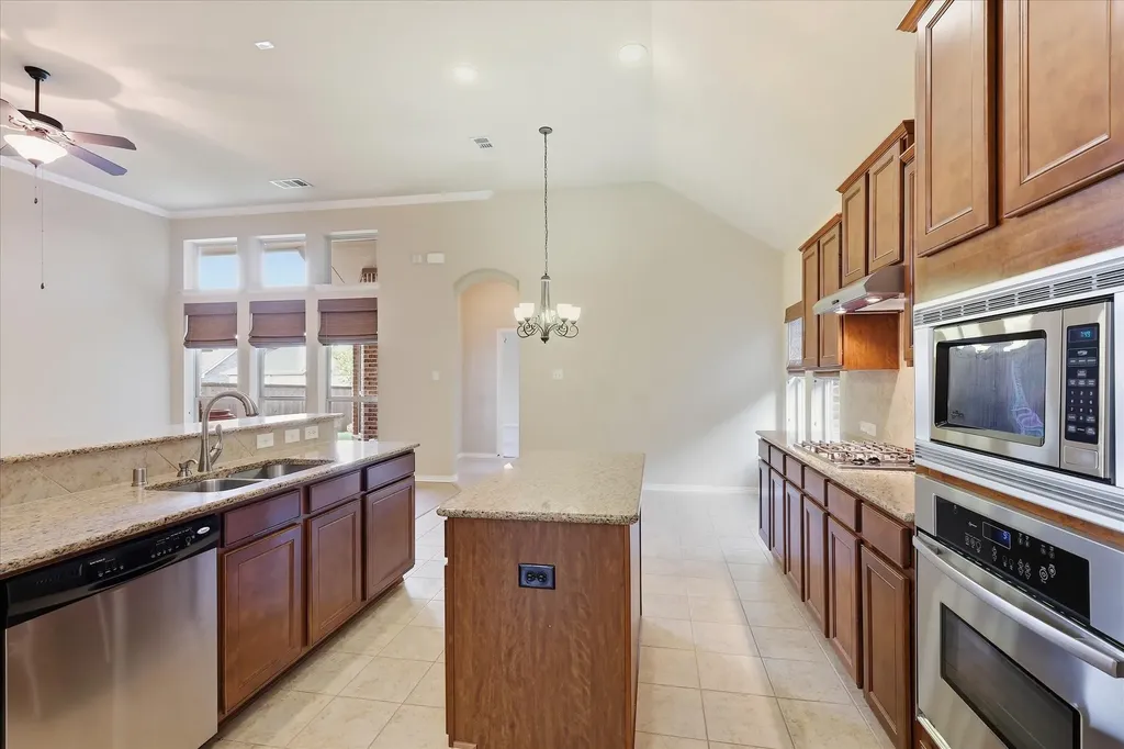 3204 Capetown Drive Denton TX 76208