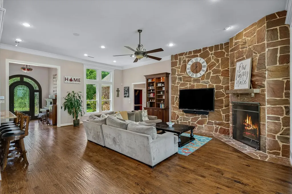 5811 County Road 4102 Kaufman TX 75142