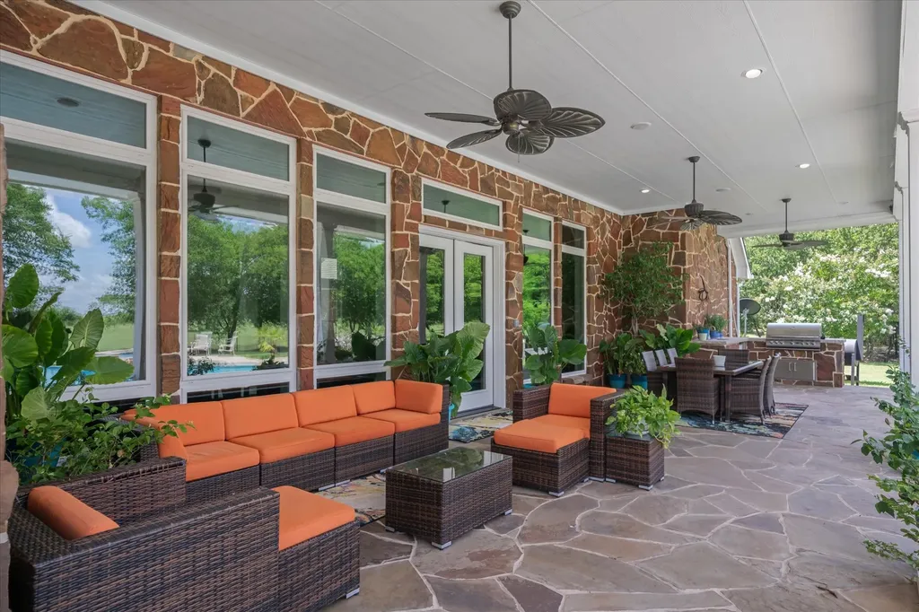5811 County Road 4102 Kaufman TX 75142
