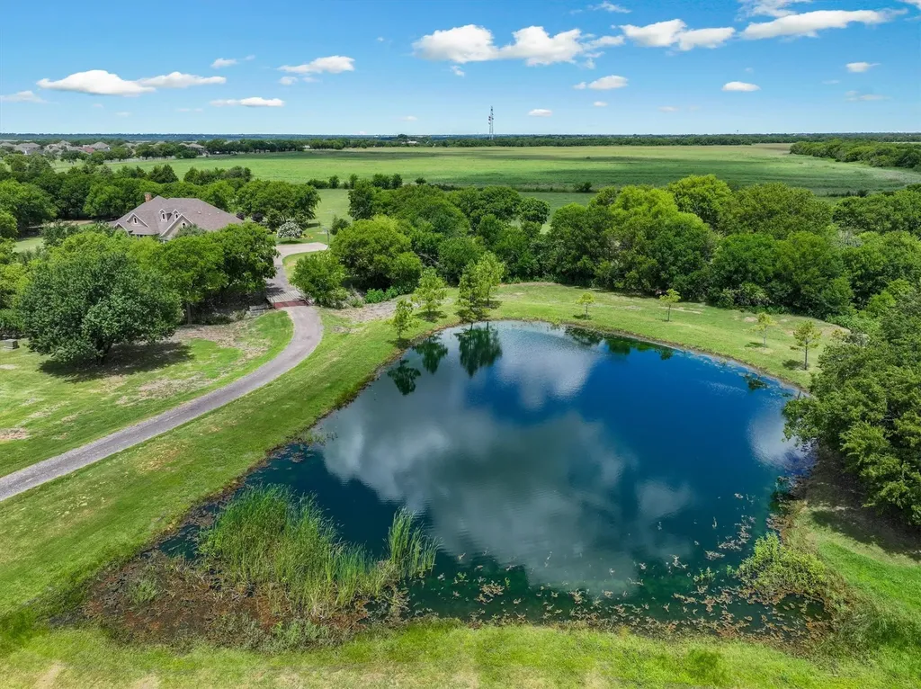 5811 County Road 4102 Kaufman TX 75142