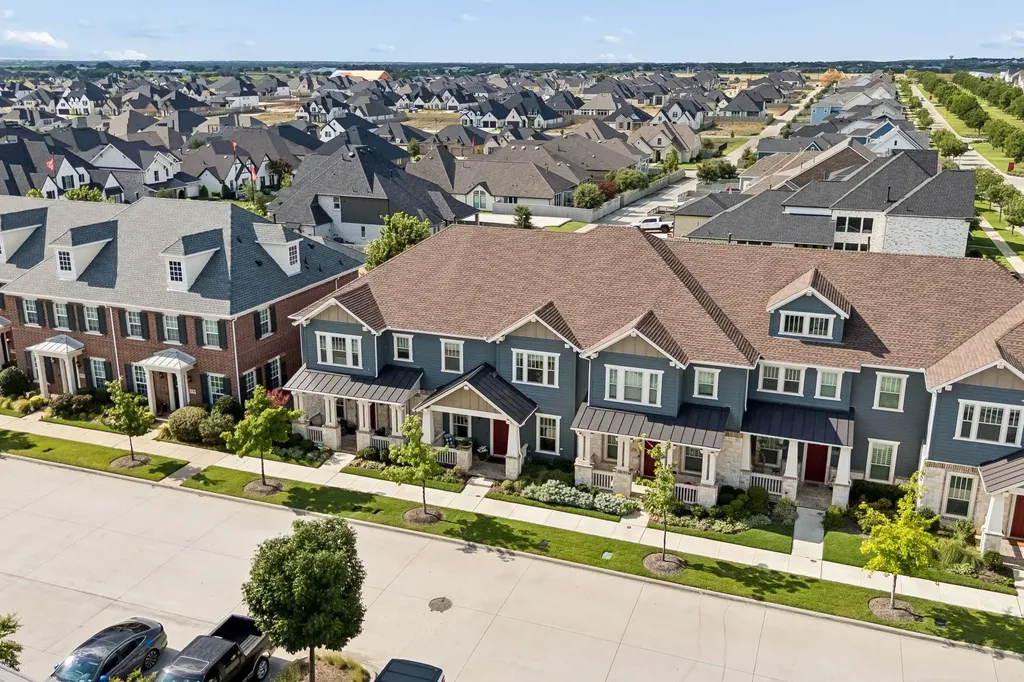 2740 N Market Square Northlake TX 76247