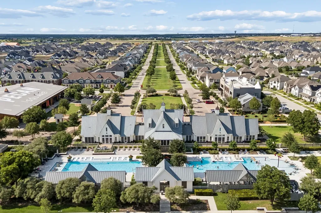 2740 N Market Square Northlake TX 76247