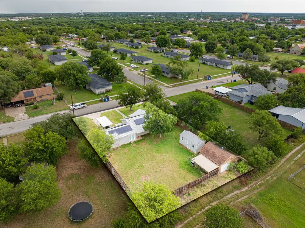1006 N Live Oak Street Breckenridge TX 76424