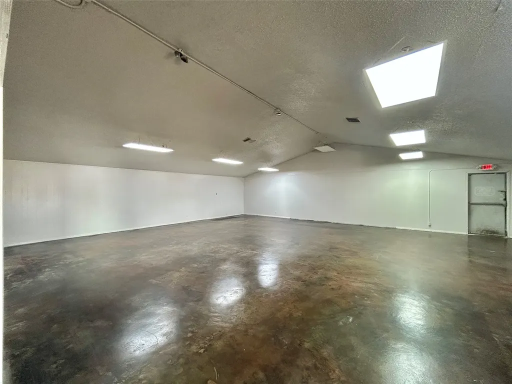 1910 E Highway 82 Gainesville TX 76240