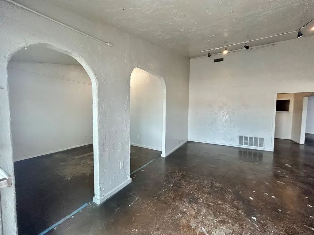 1910 E Highway 82 Gainesville TX 76240