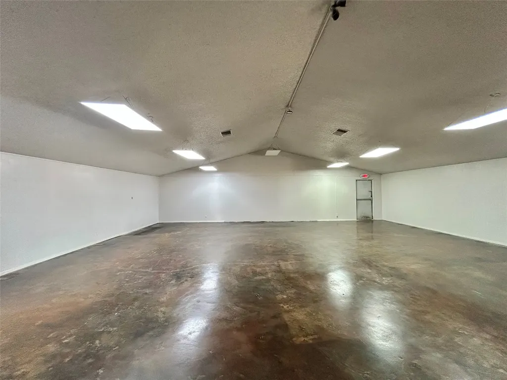 1910 E Highway 82 Gainesville TX 76240