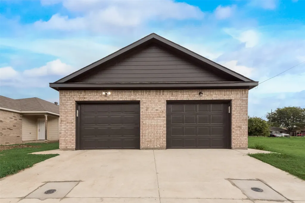 3155 Stag Road Dallas TX 75241