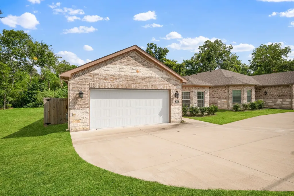 901 E Jefferson Street Van Alstyne TX 75495