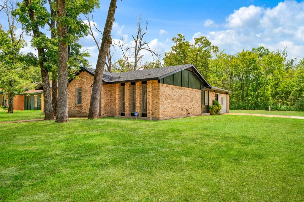 3545 W Houston Street Paris TX 75460