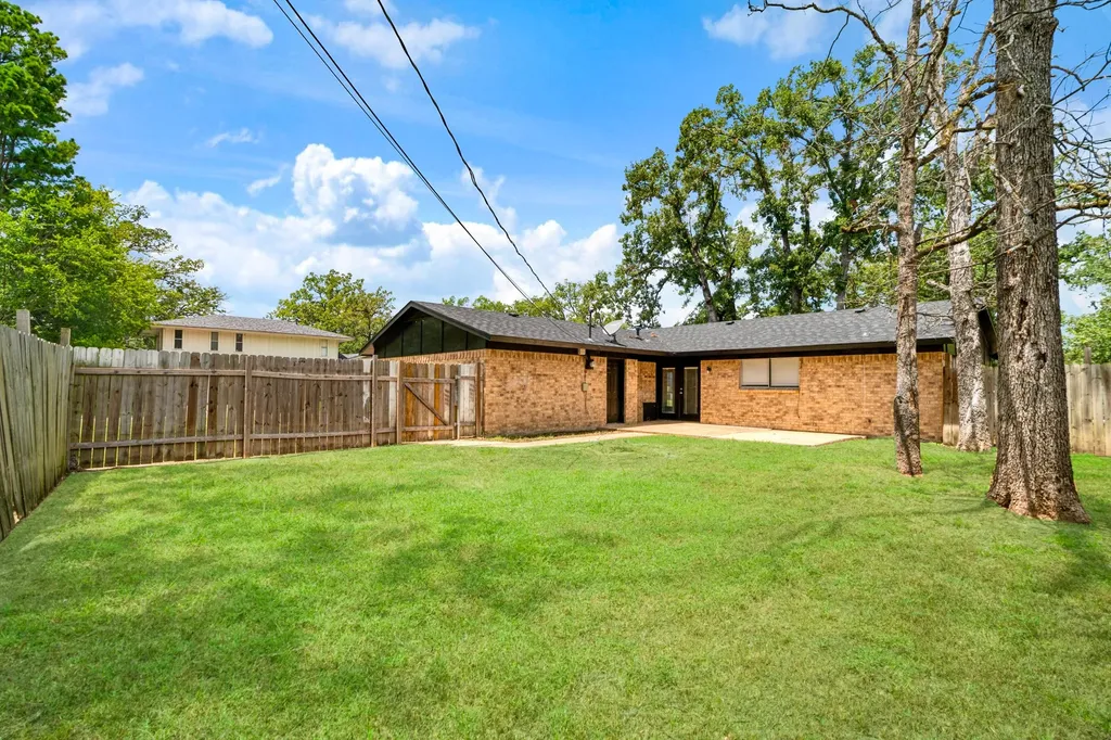 3545 W Houston Street Paris TX 75460