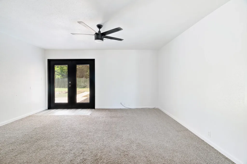 3545 W Houston Street Paris TX 75460