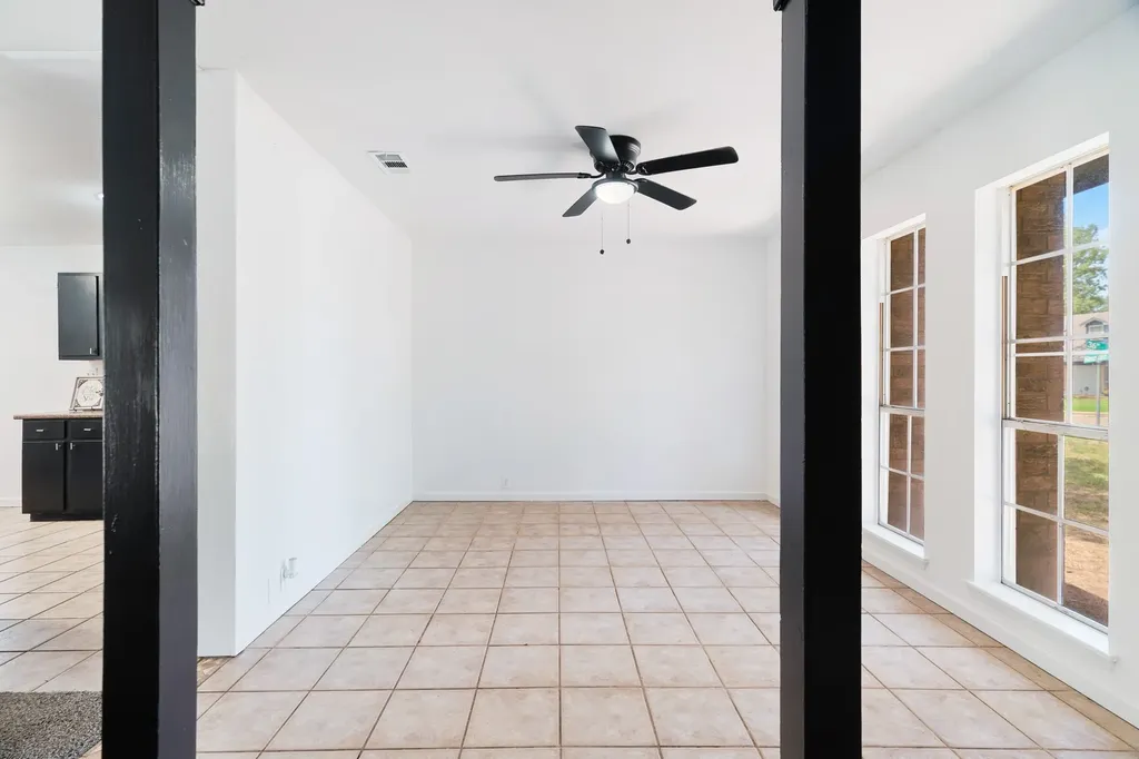 3545 W Houston Street Paris TX 75460