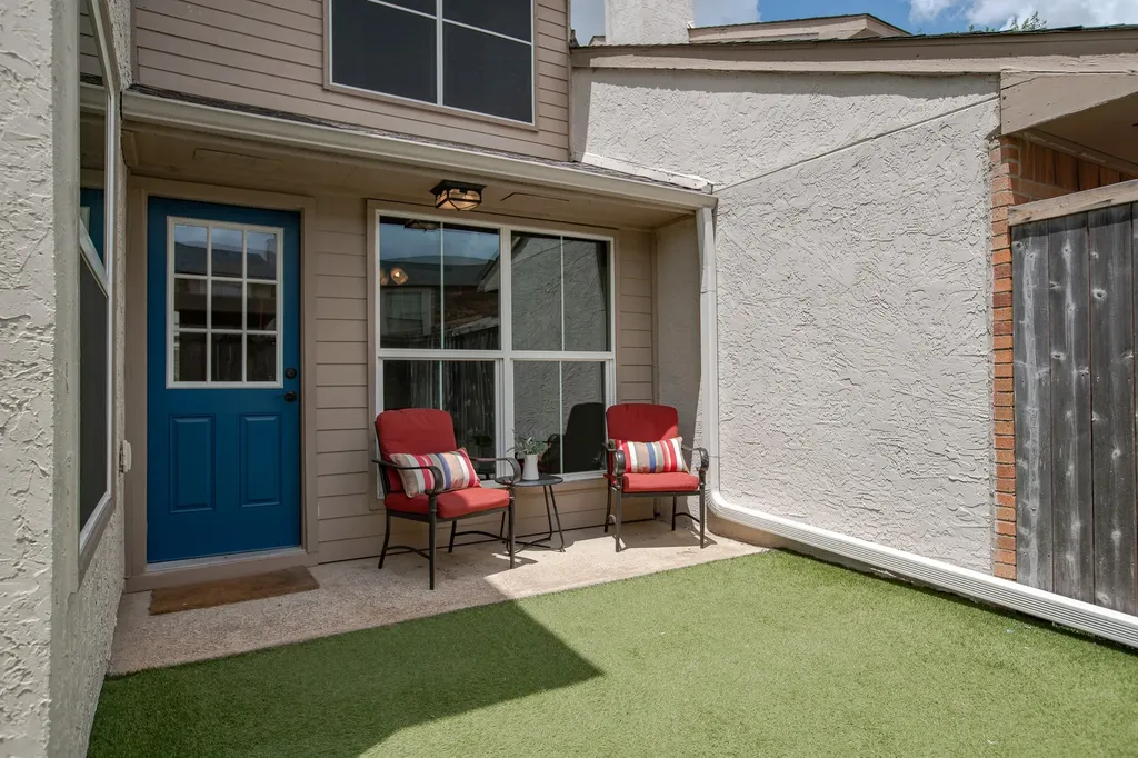 13108 Burninglog Lane Dallas TX 75243