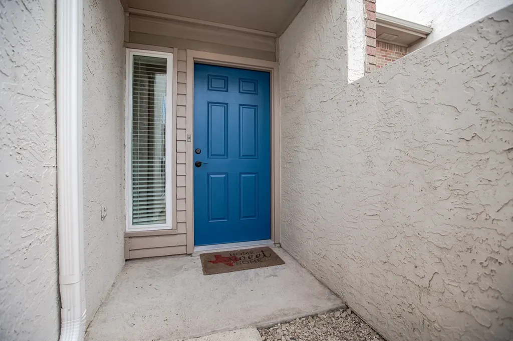 13108 Burninglog Lane Dallas TX 75243