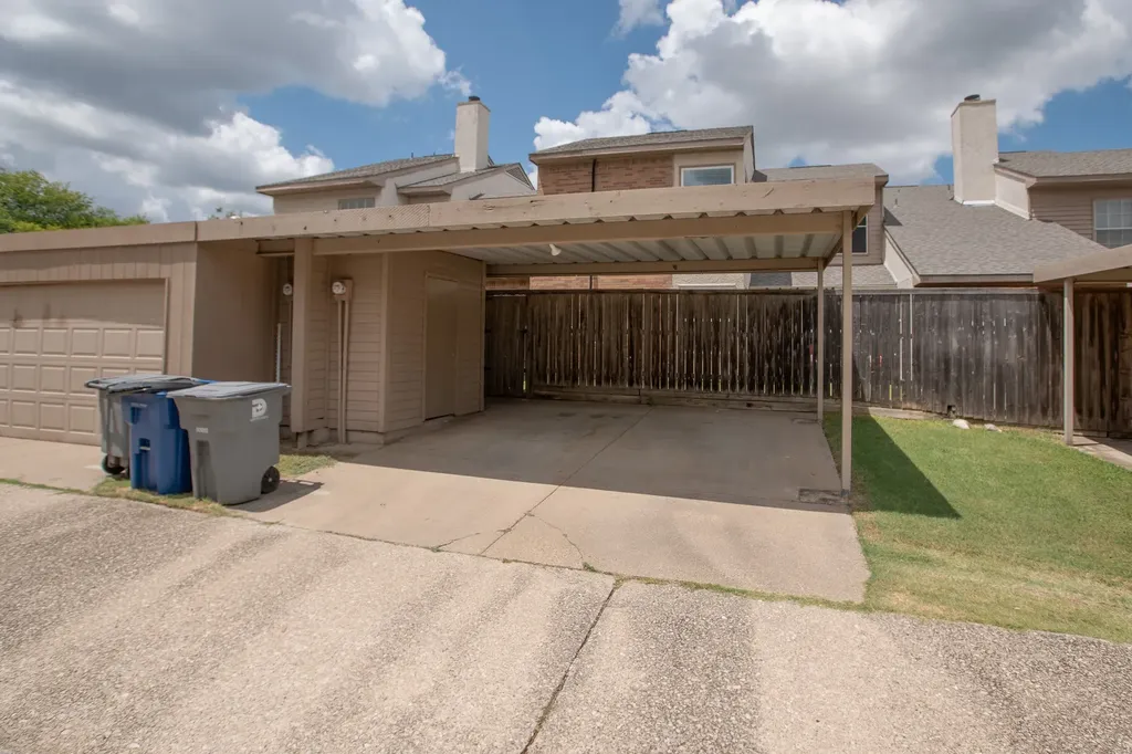 13108 Burninglog Lane Dallas TX 75243