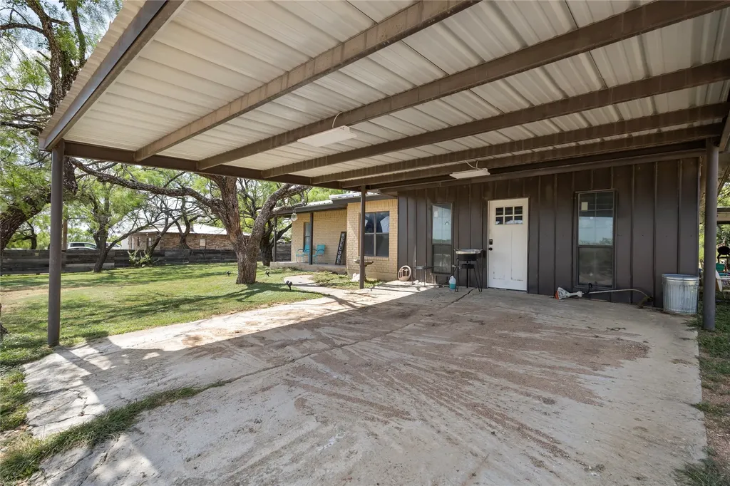 1600 County Road 334 Gouldbusk TX 76845