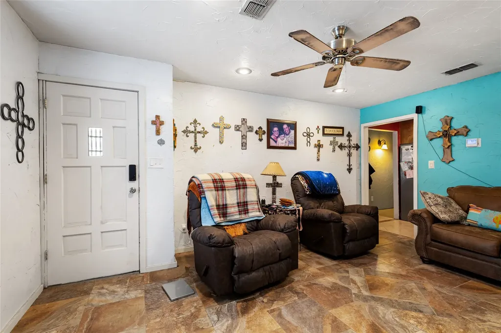 1600 County Road 334 Gouldbusk TX 76845