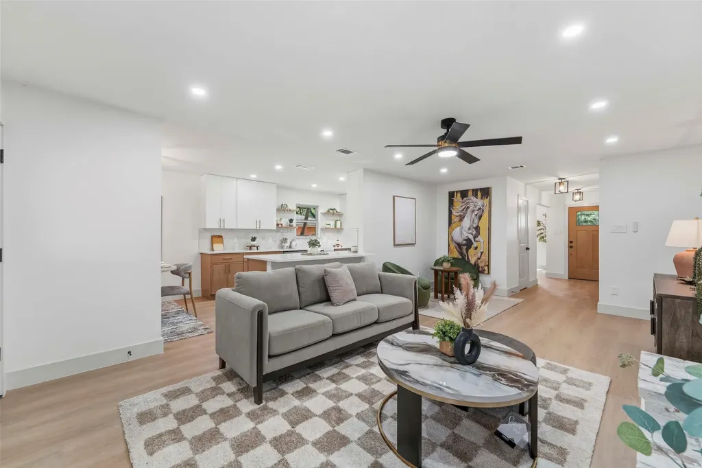 925 Fernwood Drive Richardson TX 75080